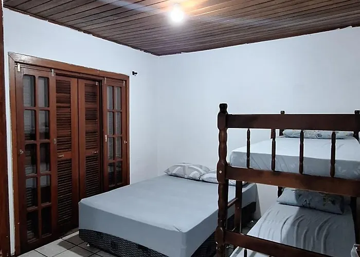Casa Com Quintal Proxima De Torres