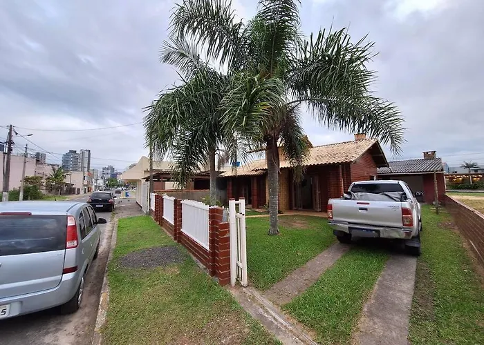 Casa Com Quintal Proxima De Torres