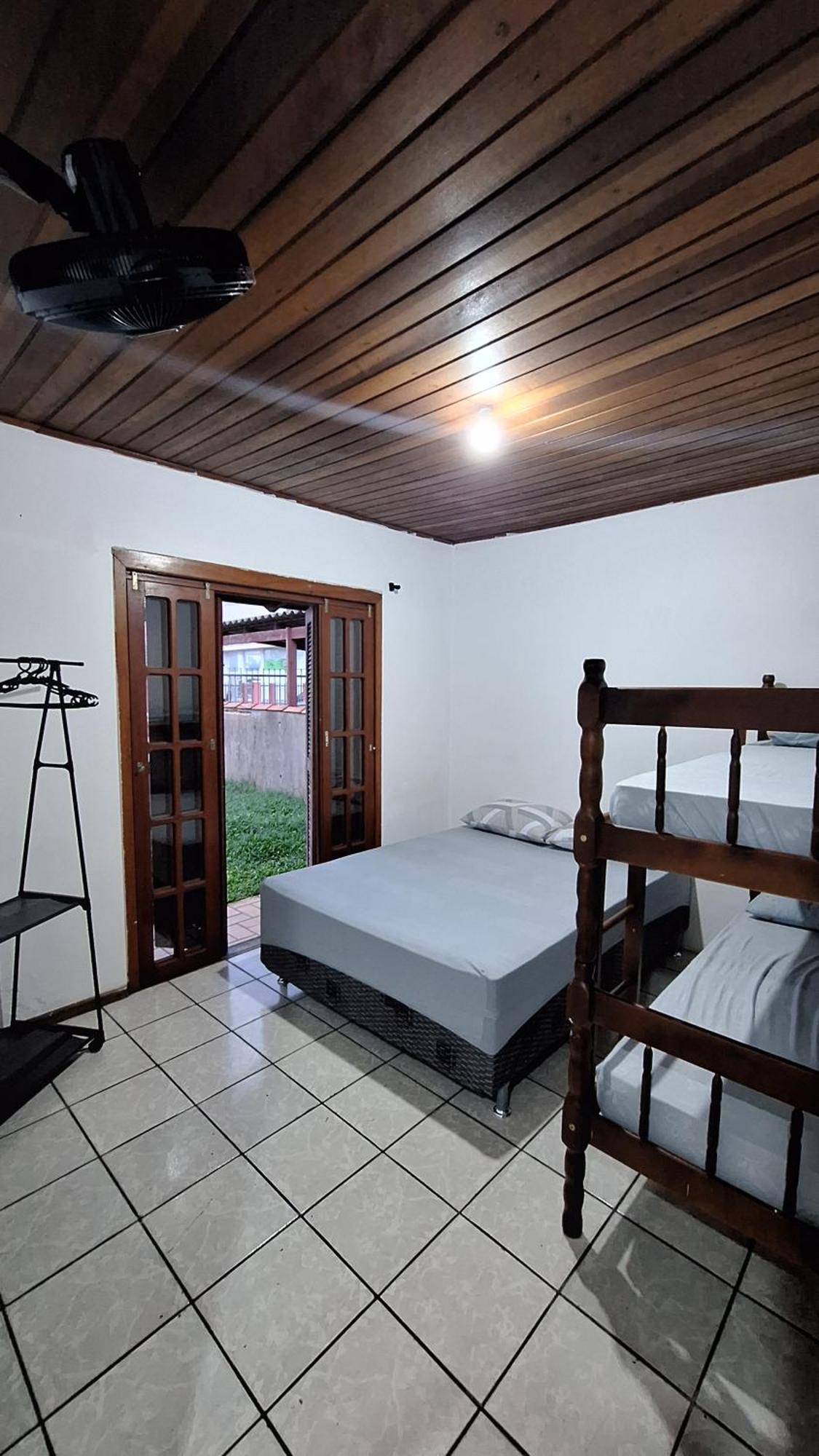 Casa Com Quintal Proxima De Torres Apartment
